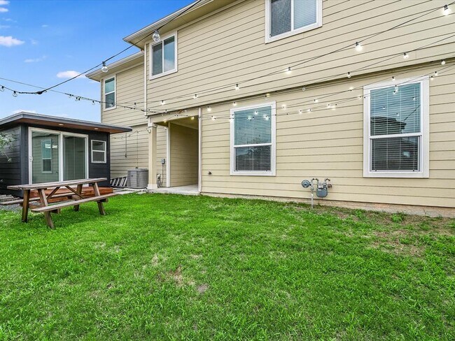 Building Photo - 2200 Arborside Dr
