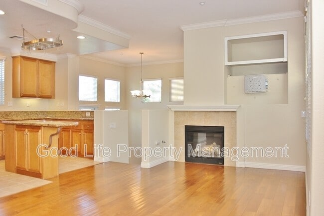Building Photo - 2917 Villas Way