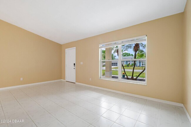 Building Photo - 3743 Long Grove Ln