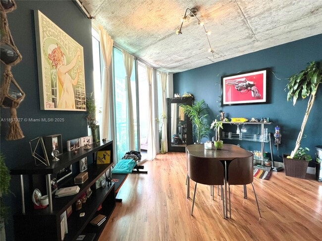 Building Photo - 690 SW 1st Ct