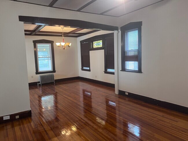Foto del edificio - 118 Williamson Ave
