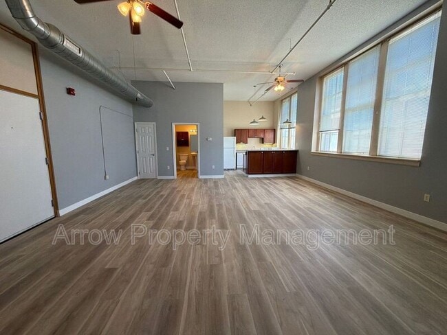 Building Photo - 720 J St