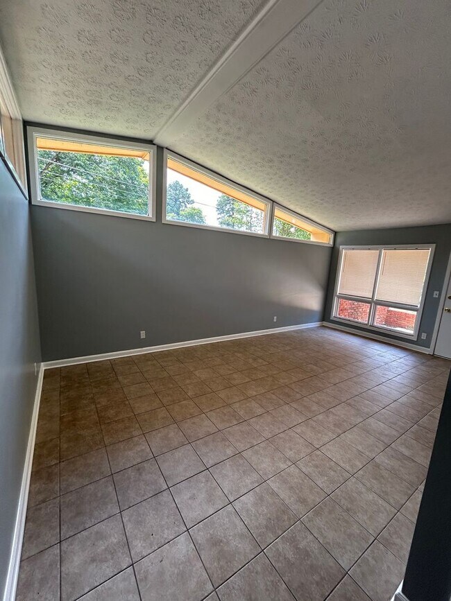 Foto del edificio - North Columbus and convenient to schools, shopping and I-185.