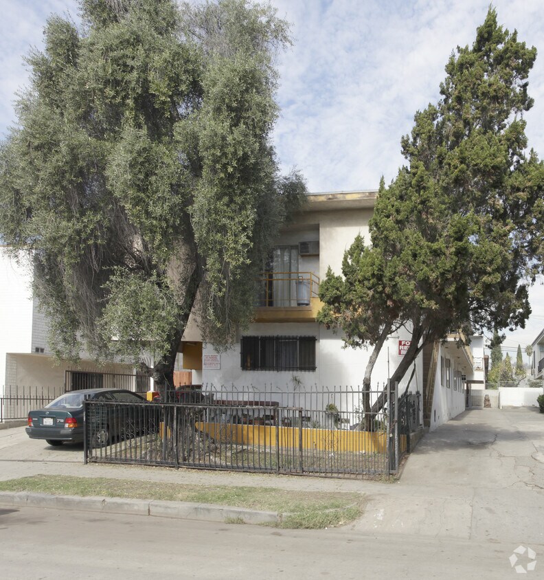 Foto del edificio - 5733 Virginia Ave
