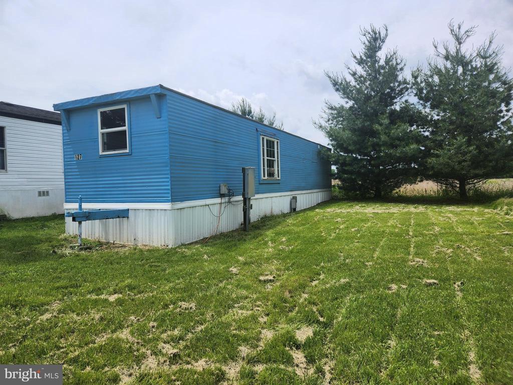 Primary Photo - 127 Connector Rd