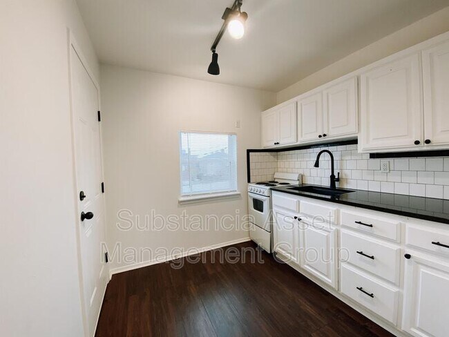 Building Photo - 710 Culbertson Dr - 4