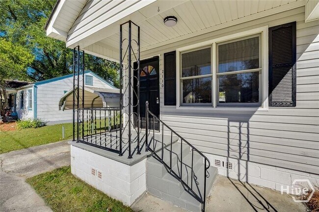 Foto del edificio - 2110 E 56th St