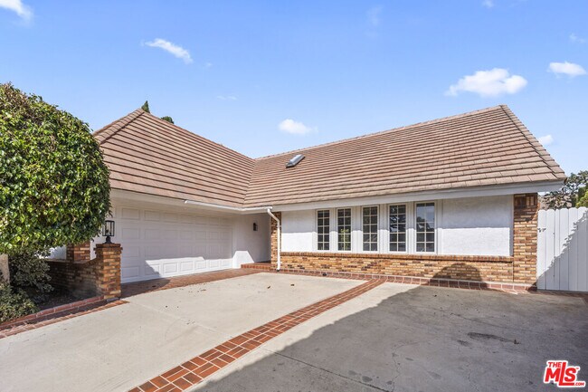 Foto del edificio - 15151 Marne Cir