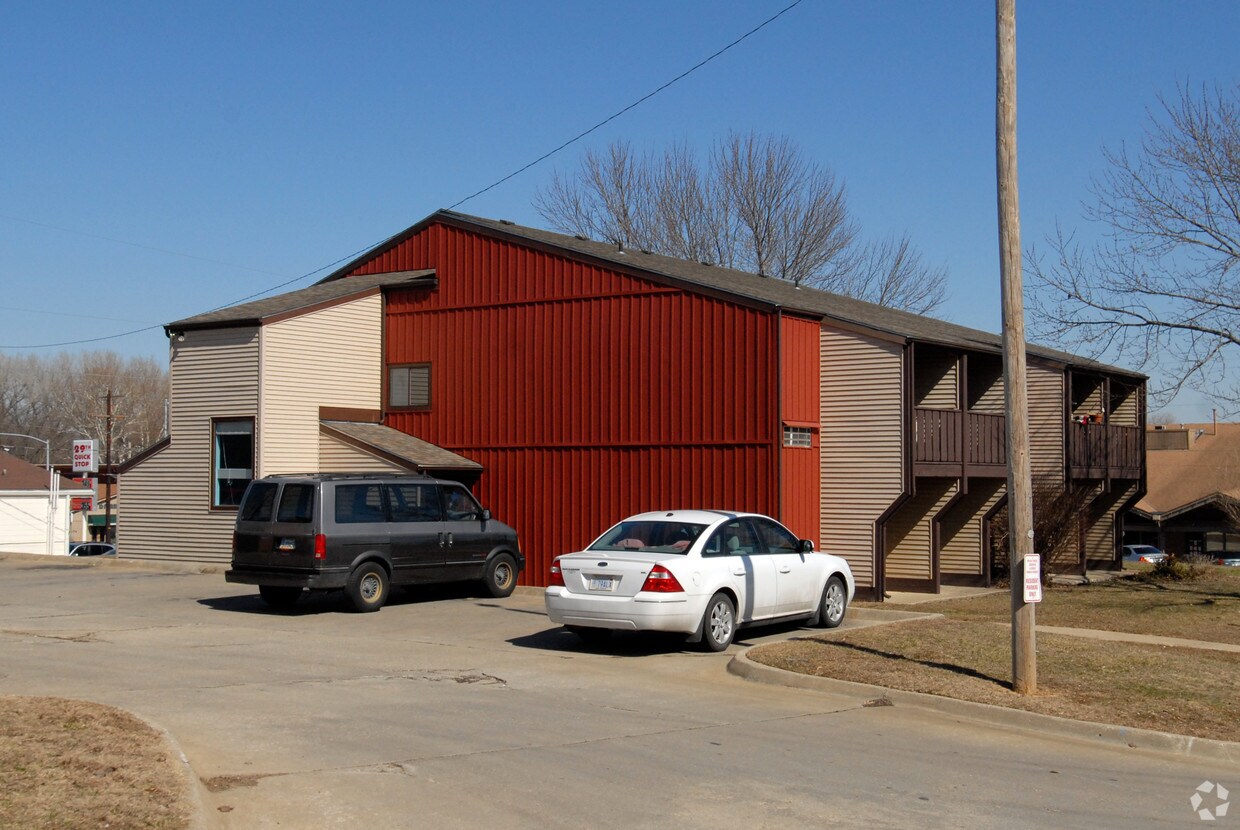 Building Photo - 3100 SW 29th Ter