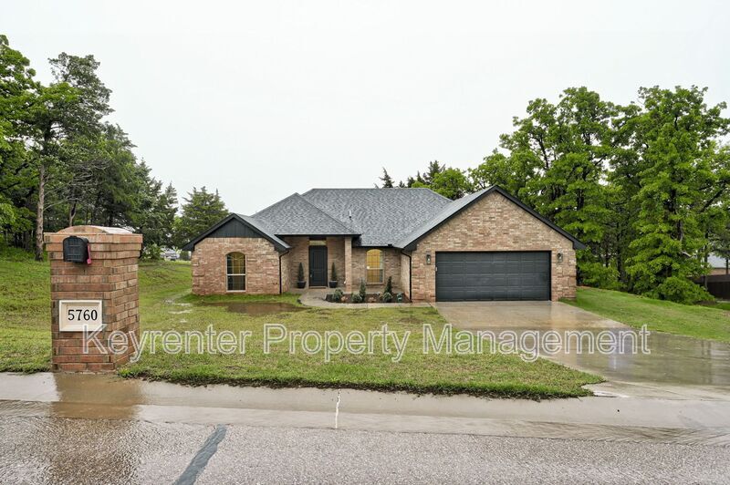 Foto principal - 5760 Alder Ave