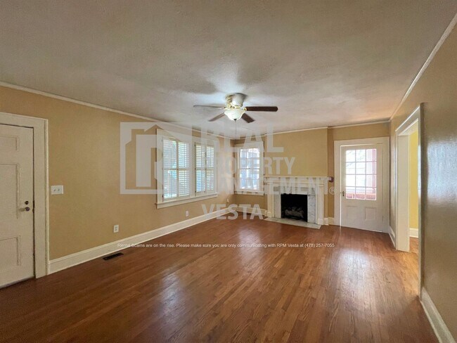 Foto del edificio - Three Bedroom House in North Highlands Nei...