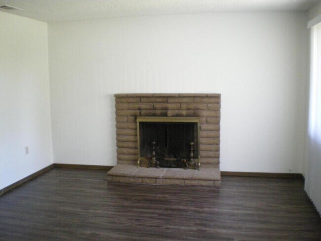 Building Photo - 597 Montebello Pl