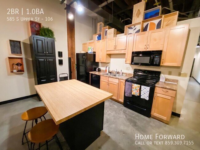 Building Photo - 585 S Upper St