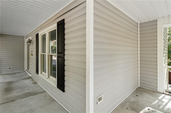Building Photo - 412 Royston Ct