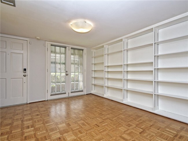 Foto del edificio - 3613 Las Colinas Dr