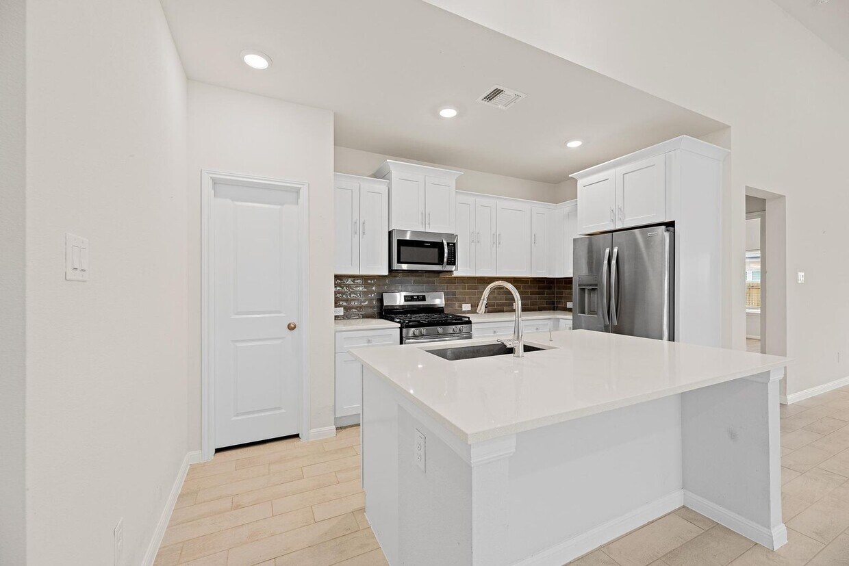 Building Photo - 336 Windstar Rd