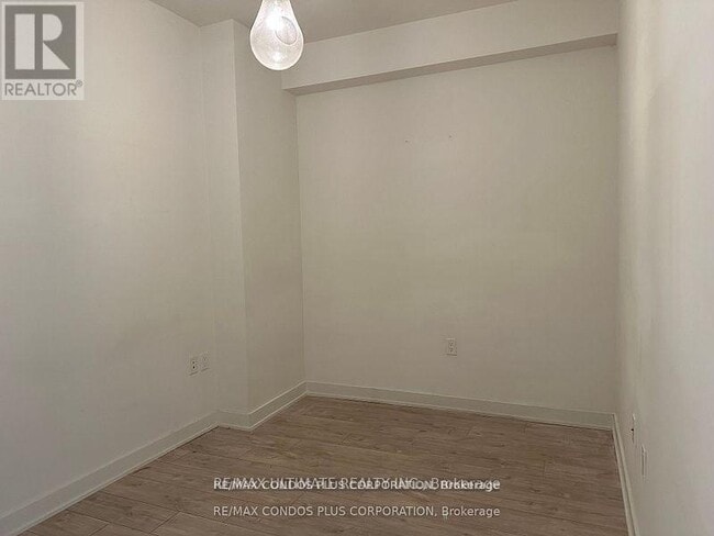 Building Photo - 576 Front St W