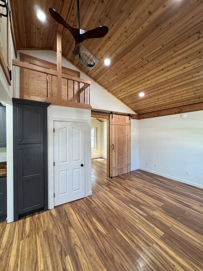 Foto del edificio - Charming Remodeled Cottage Home in Oak View