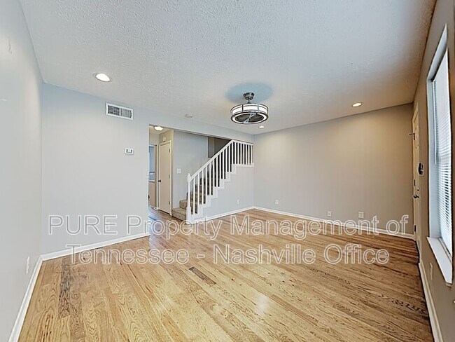 Building Photo - 613 Eastboro Dr
