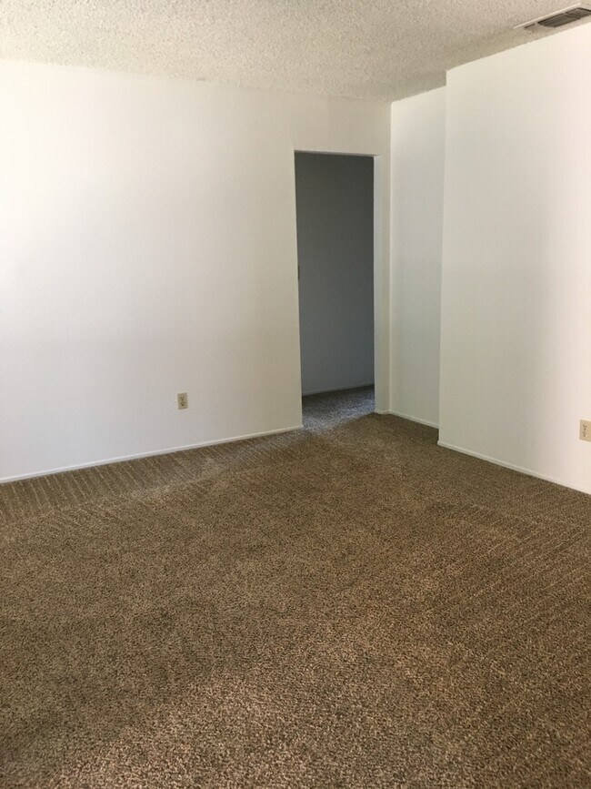 Building Photo - Citrus Heights Home - Just reduced!