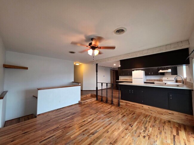 Foto del edificio - 3718 W 17th Pl