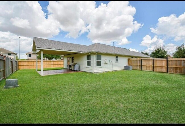 Building Photo - 19111 Remington Manor Dr