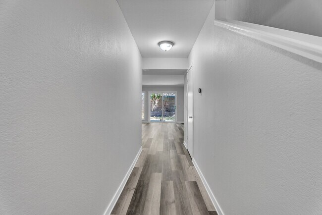 Foto del edificio - 362 Tabor Ave