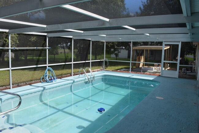 Foto del edificio - 1295 Pilgrim Rd