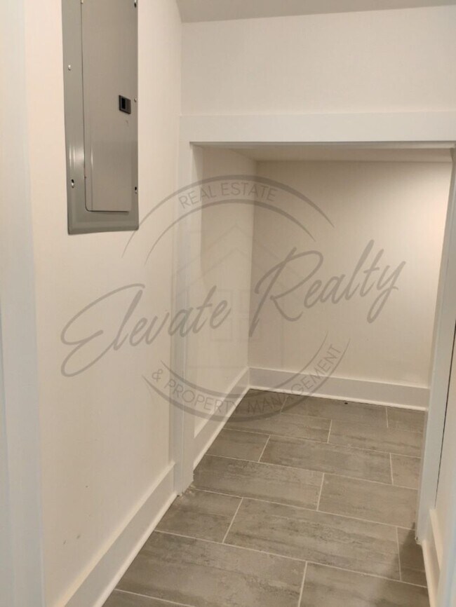 Foto del edificio - ON SPECIAL! THIS PROPERTY HAS 1/2 OFF THE ...