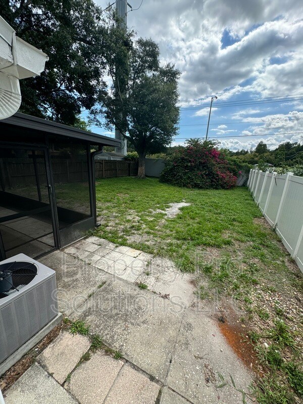 Foto del edificio - 3328 Laurel Dale Drive