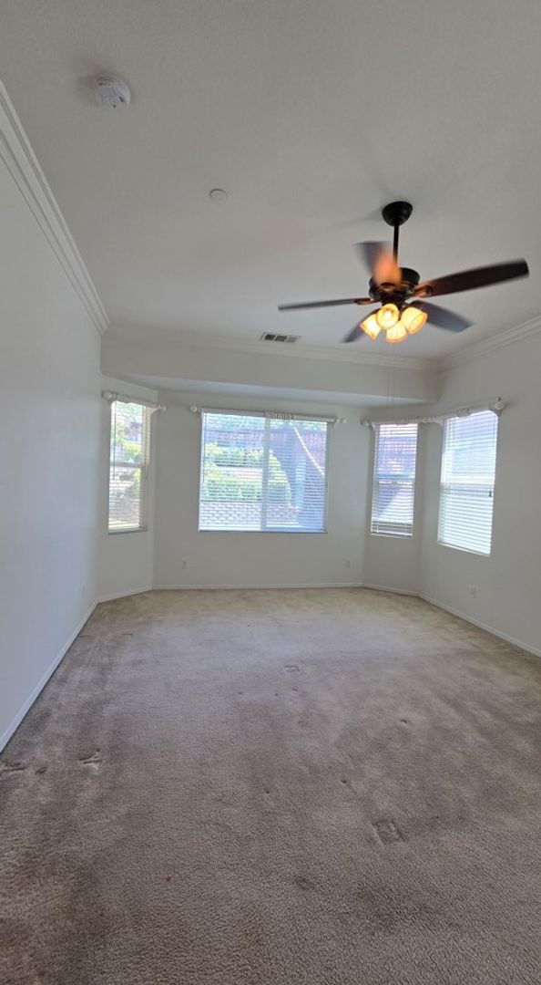 Building Photo - 6011 Dubois Pl