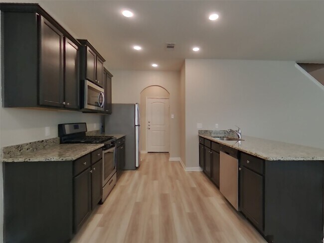Building Photo - 23064 Shakespeare Dr