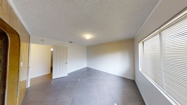 Building Photo - 1125 Chestnut Ave