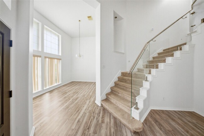 Foto del edificio - 2415 Mills Creek Dr