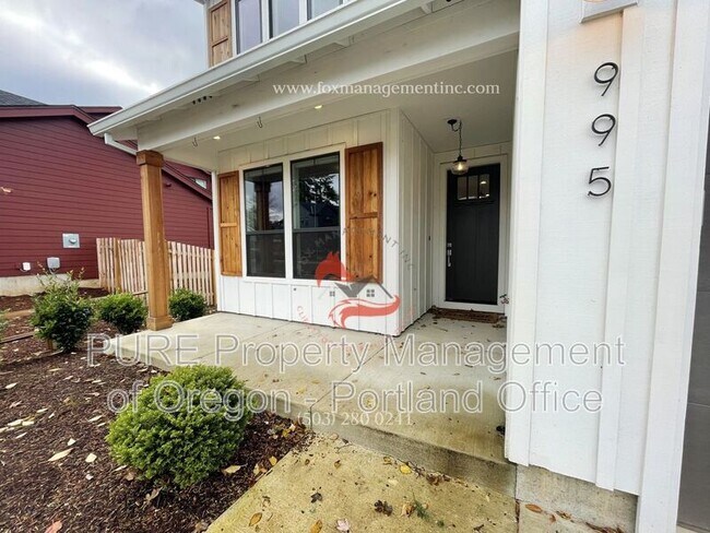 Building Photo - 995 SE Olive Way