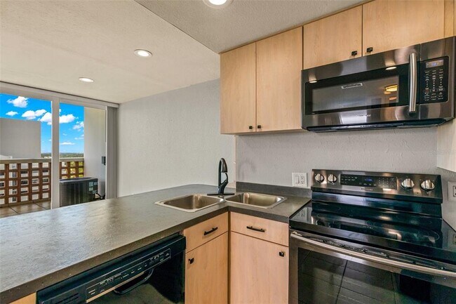 Building Photo - 4015 Bayshore Blvd