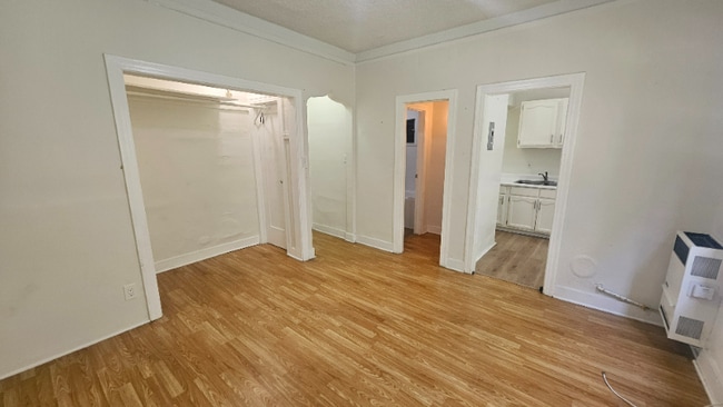 Photo - 1005 W 23rd St Apartment