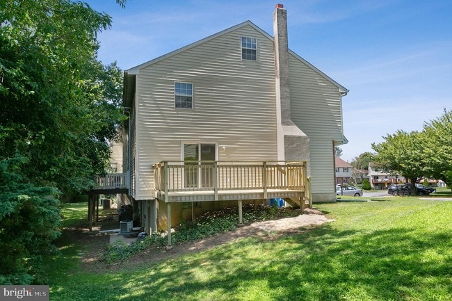 Building Photo - 18 Colonial Cir