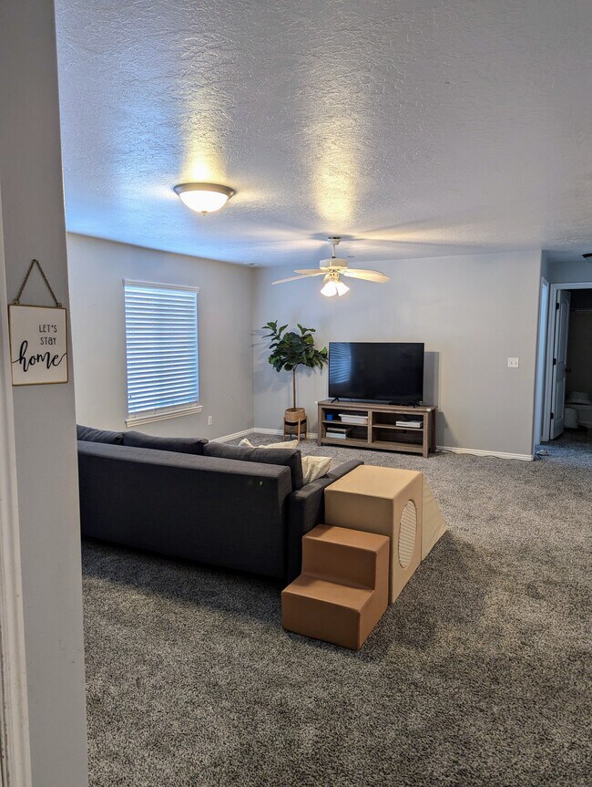 Foto del edificio - 3569 E Rock Creek Rd
