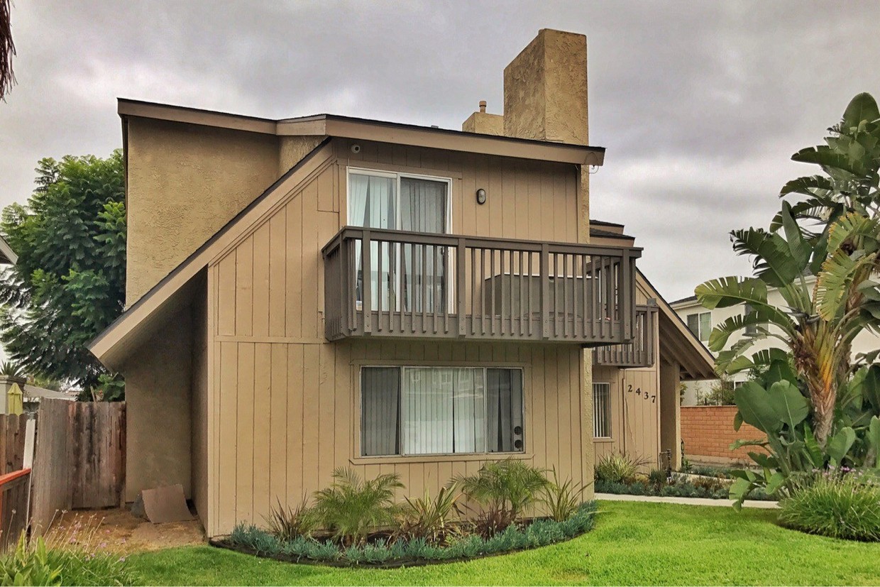 Foto principal - 2437 Elden Ave