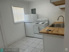 Building Photo - 1117 N 19th Ave