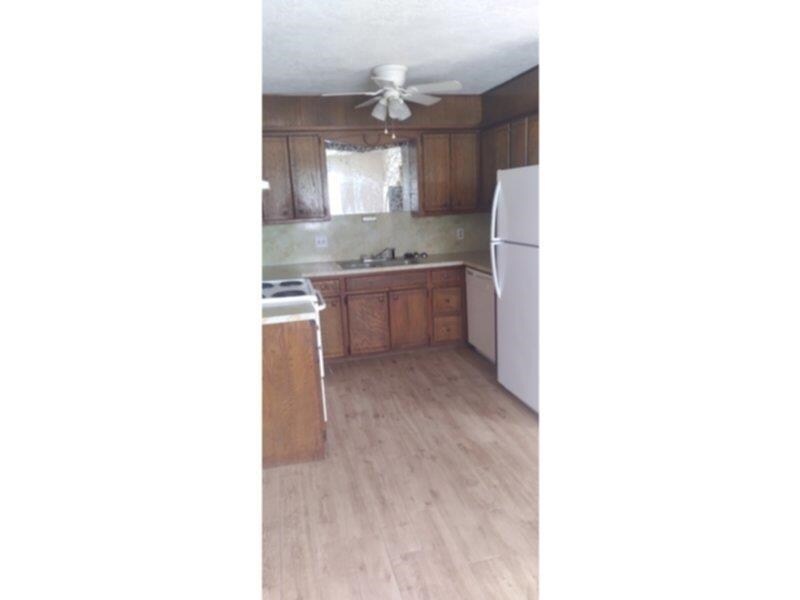 Foto del edificio - 831 SE Lomond Ln