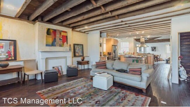 Building Photo - 2311 Frankford Ave