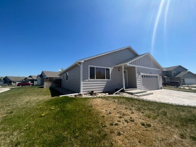 Building Photo - Wonderful Ranch Style Home