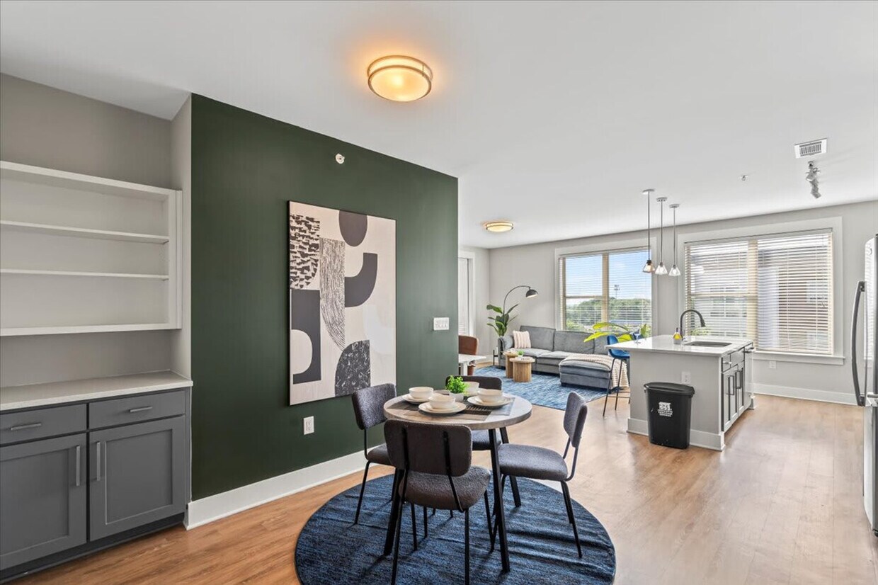 Foto principal - 7417 Waverly Walk Ave