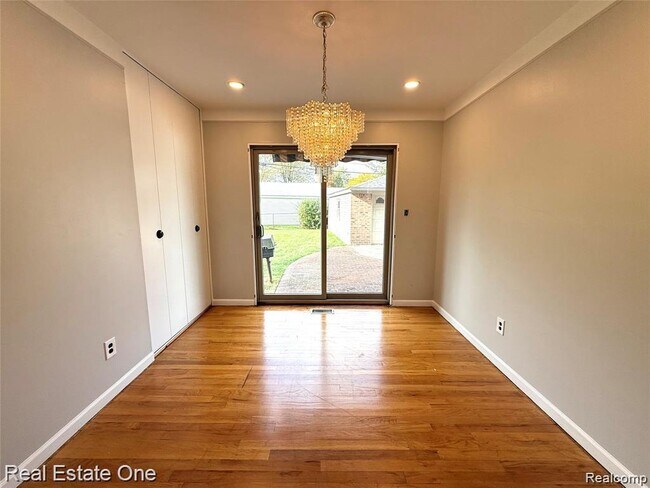 Foto del edificio - 7627 Rosemary St