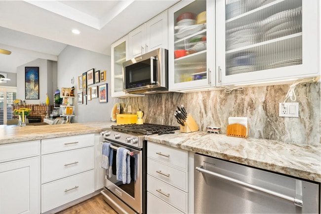 Foto del edificio - 16962 Westwood Ln