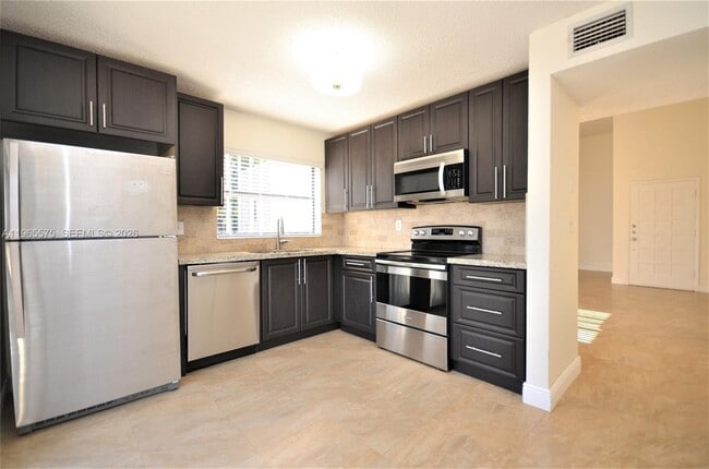 Building Photo - 10400 SW 67th St