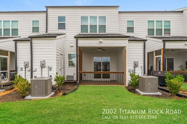 Foto del edificio - 2002 Titanium Rock Rd