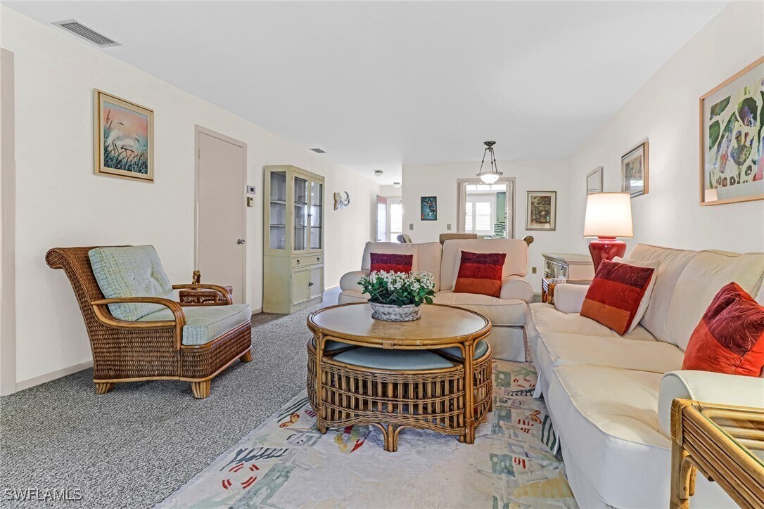 Foto principal - 300 Valley Stream Dr